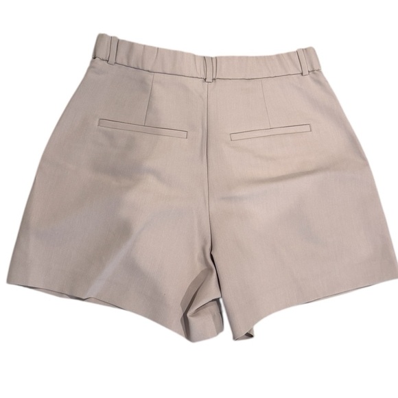 Abercrombie & Fitch Curve Love Sloane Tailored Short - Light Taupe - Picture 9 of 13